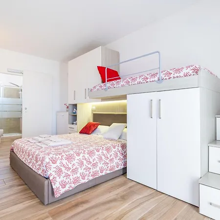 Alojamento de Acomodação e Pequeno-almoço Punta Stilo 4*