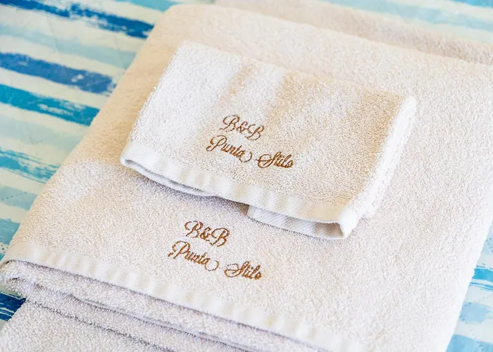 Punta Stilo לינה וארוחת בוקר 4*