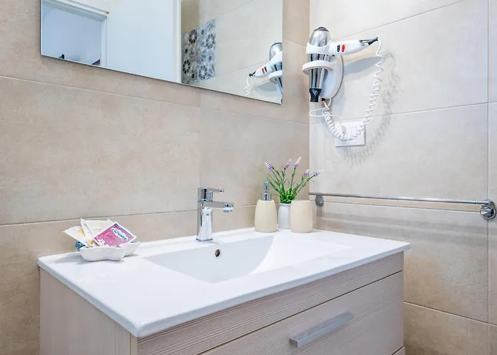 Punta Stilo לינה וארוחת בוקר 4*